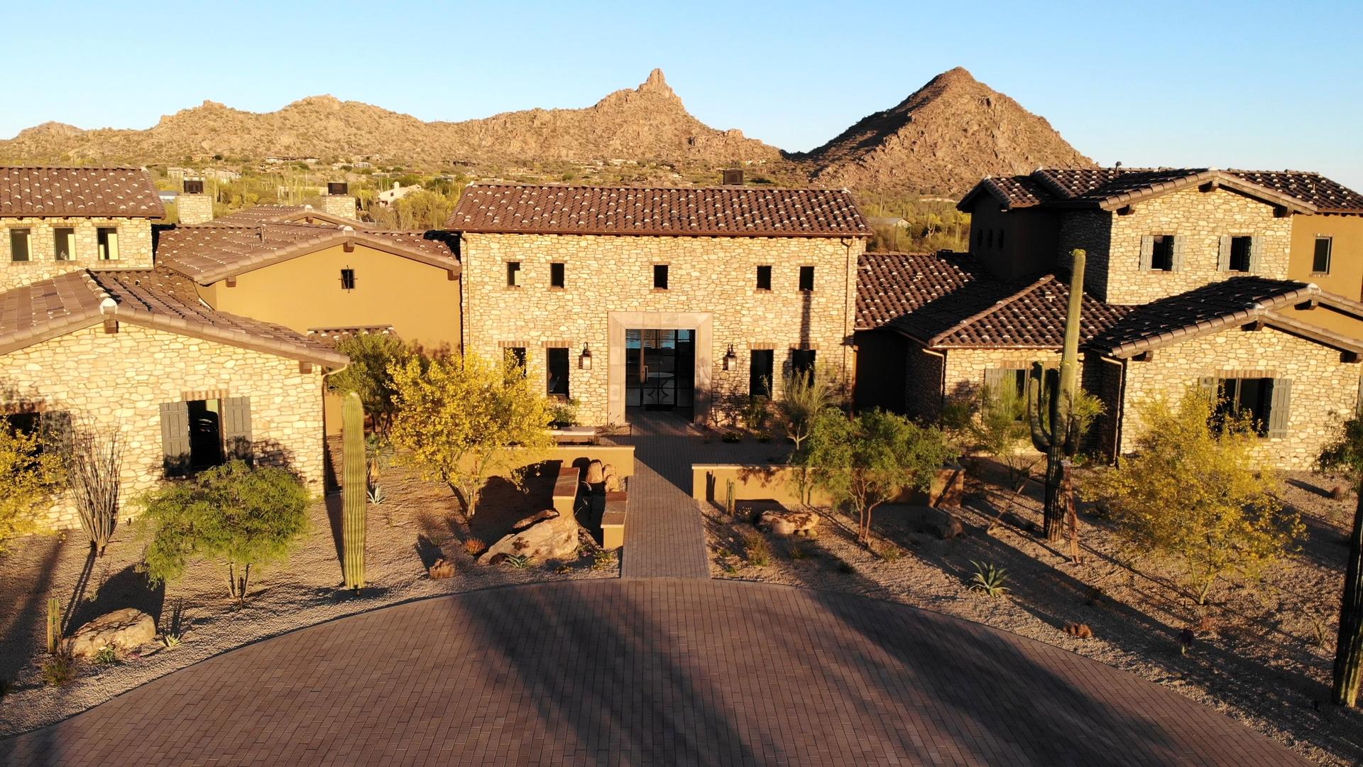 CUSTOM HOMES & STRUCTURES