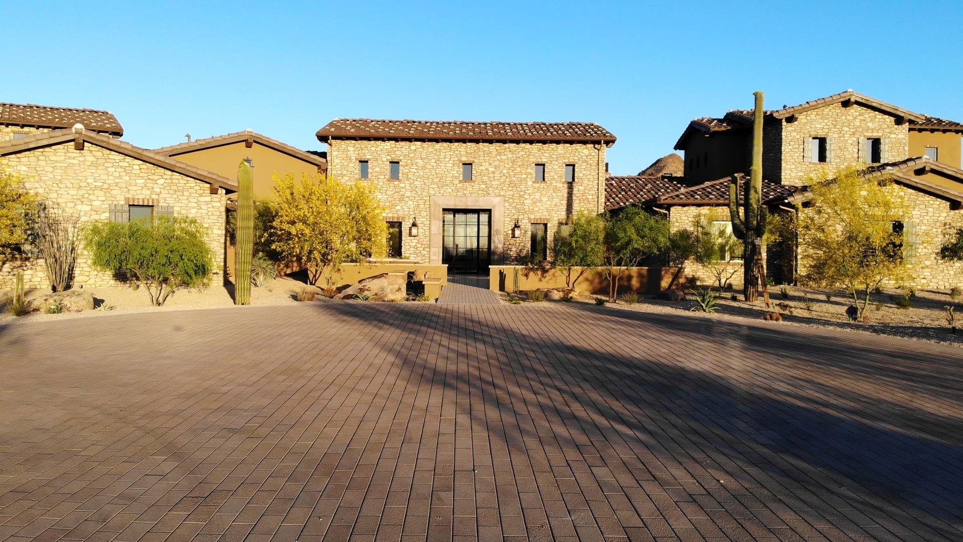 CUSTOM HOMES & STRUCTURES