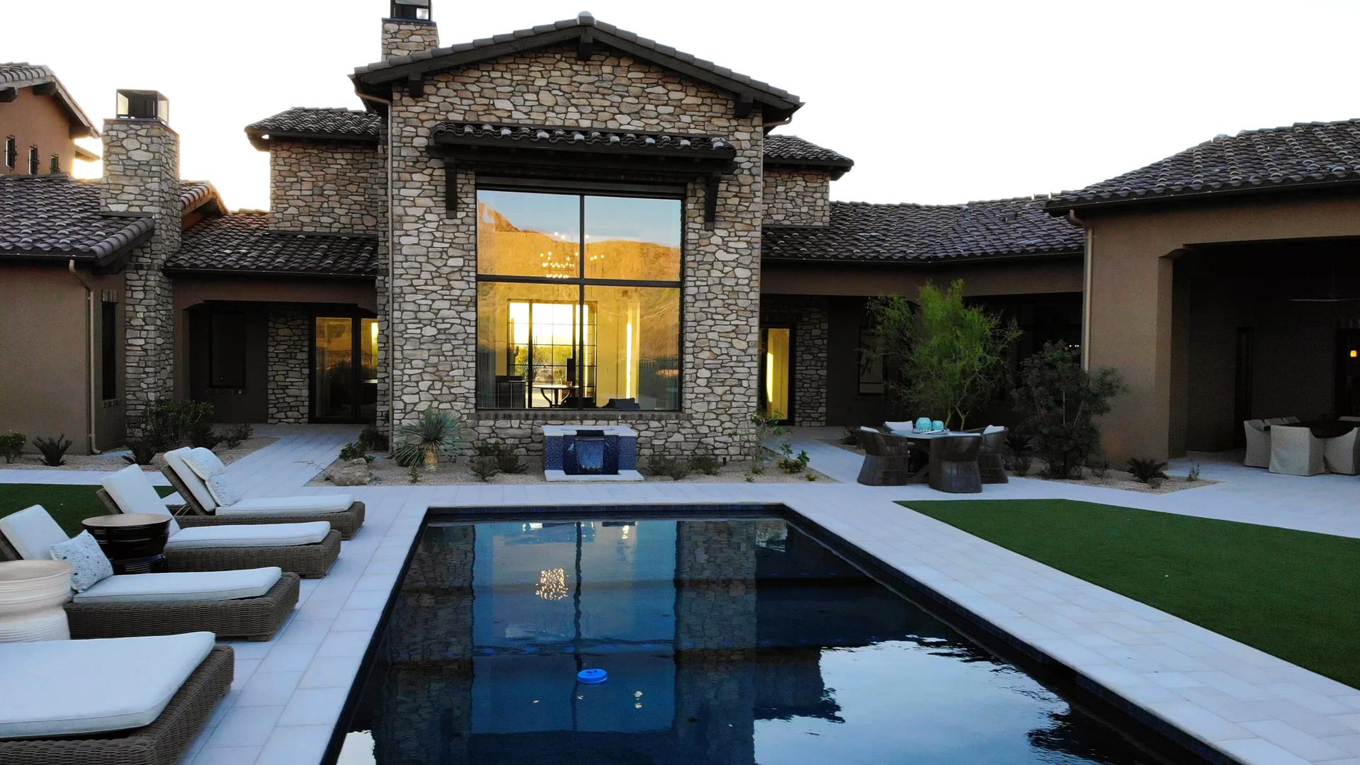 CUSTOM HOMES & STRUCTURES