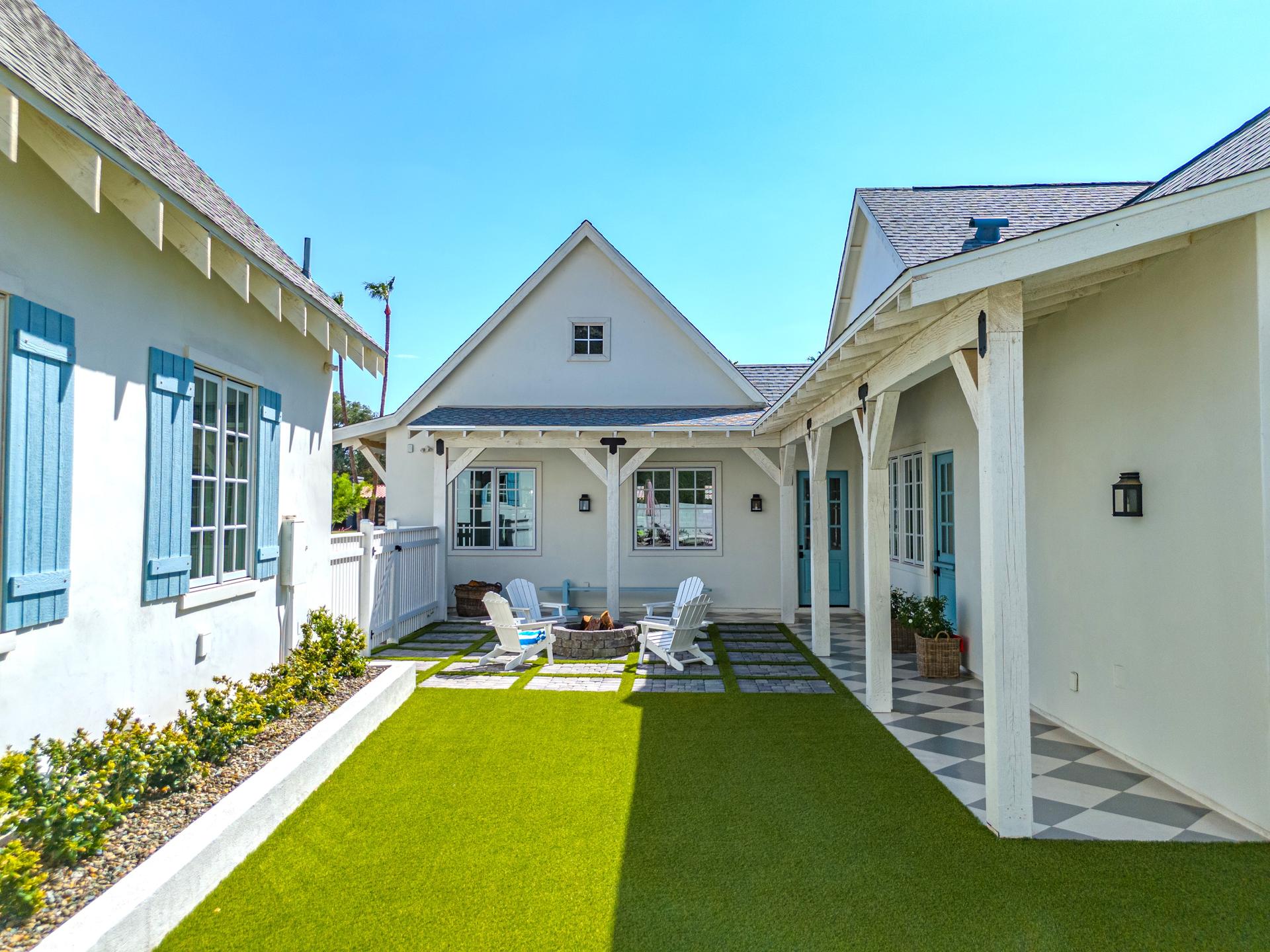 CUSTOM HOMES & STRUCTURES