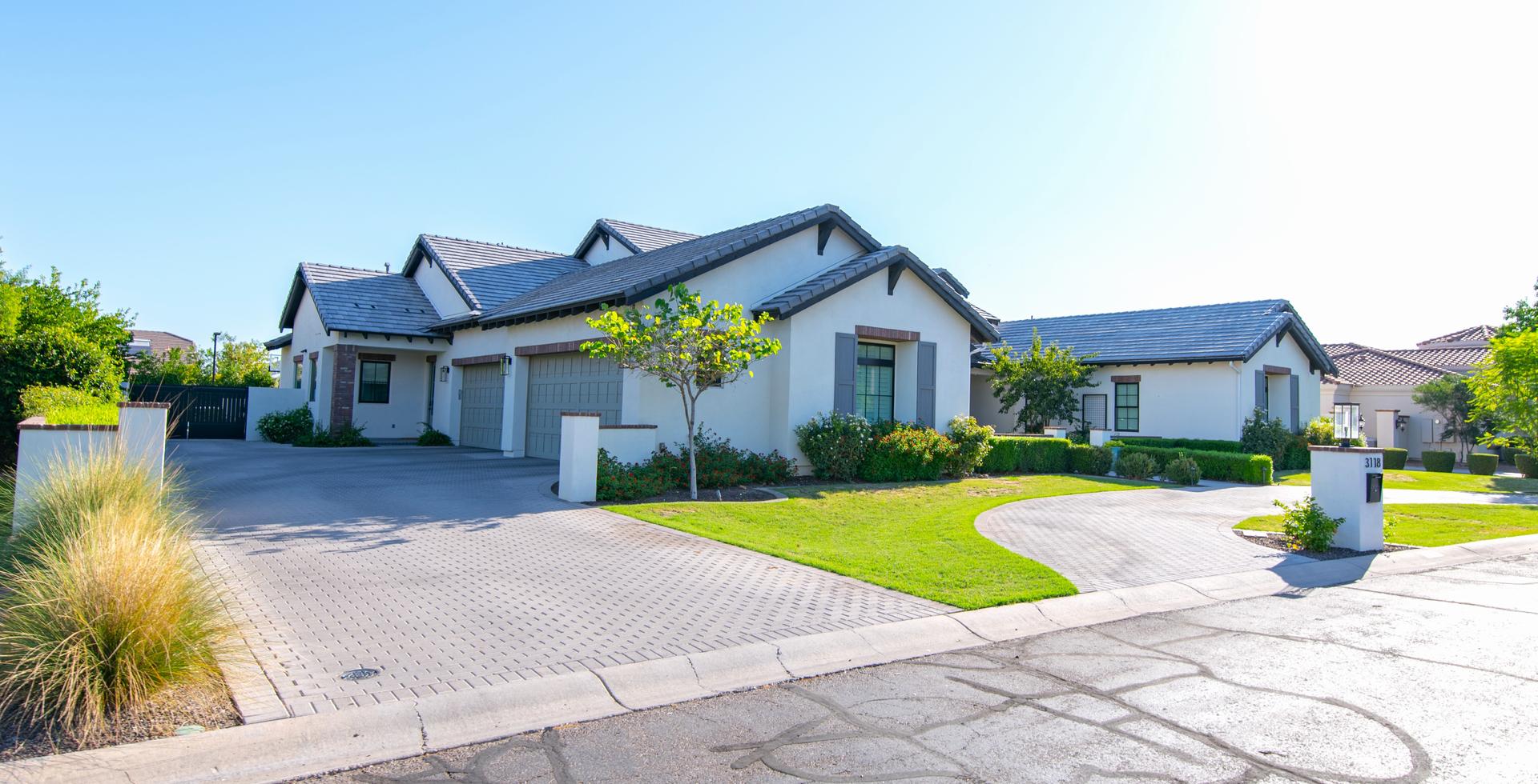 CUSTOM HOMES & STRUCTURES