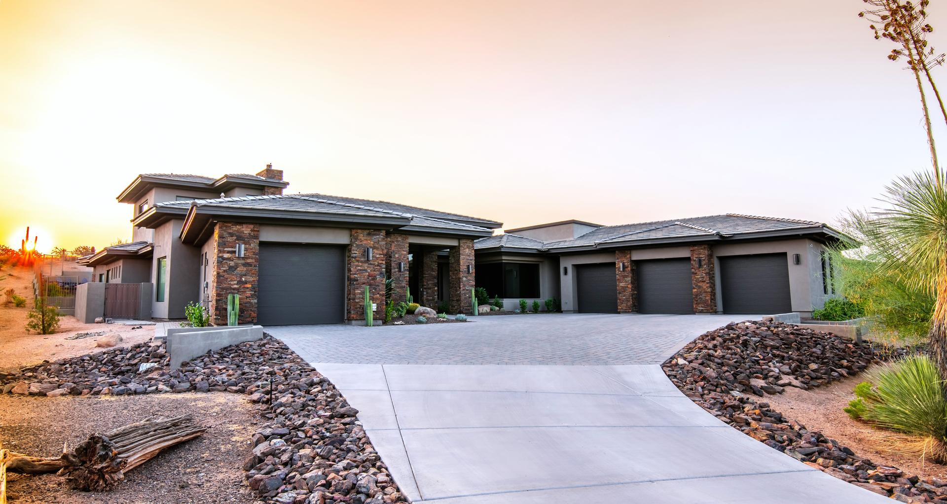 CUSTOM HOMES & STRUCTURES